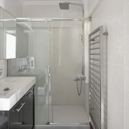 Apartment Missafir Flat With Bosphorus View In Rumeli Hisari